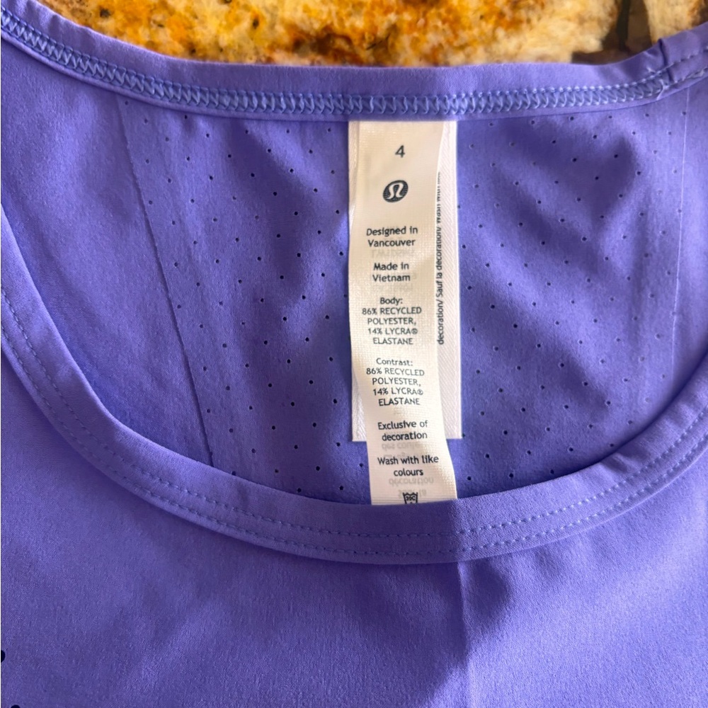 Lululemon crop t-shirt - Picture 2 of 4